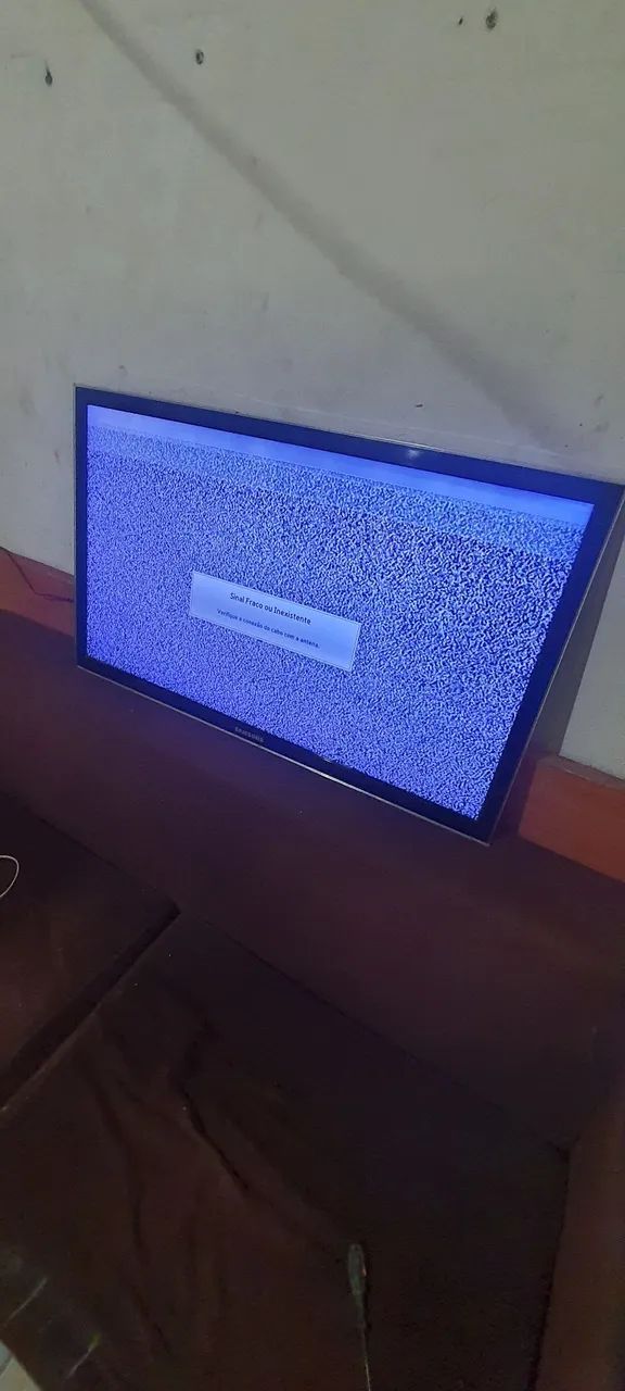 Tv Samsung 40 polegadas liga e desliga sozinha  - Foto 3