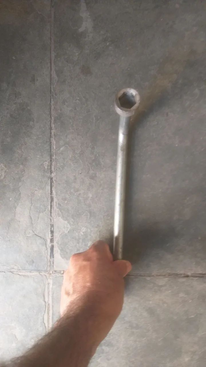 Chave de roda 17mm  universal para veículos  - Foto 2
