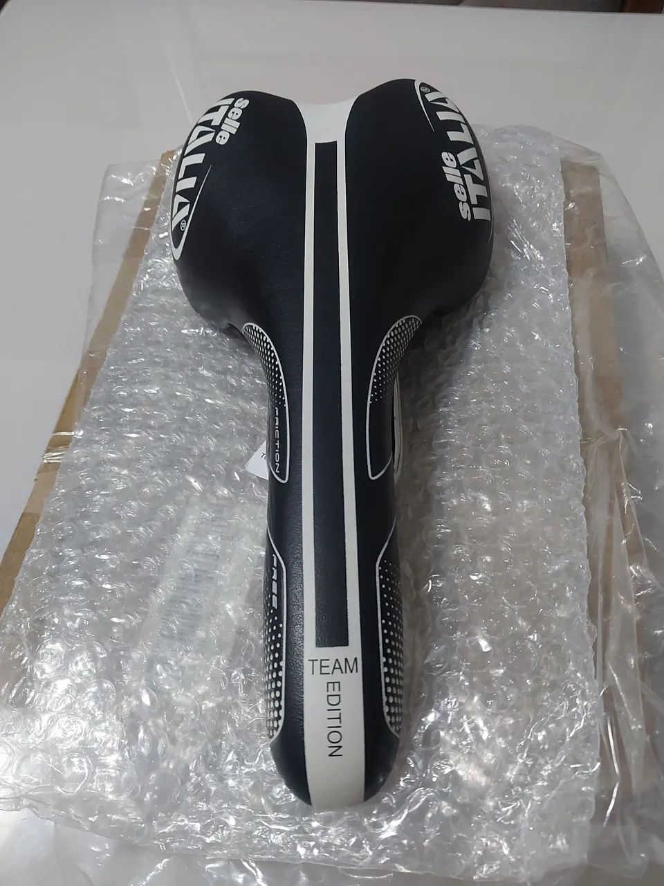 SELIM SELLE ITALIA  base de Carbono 
