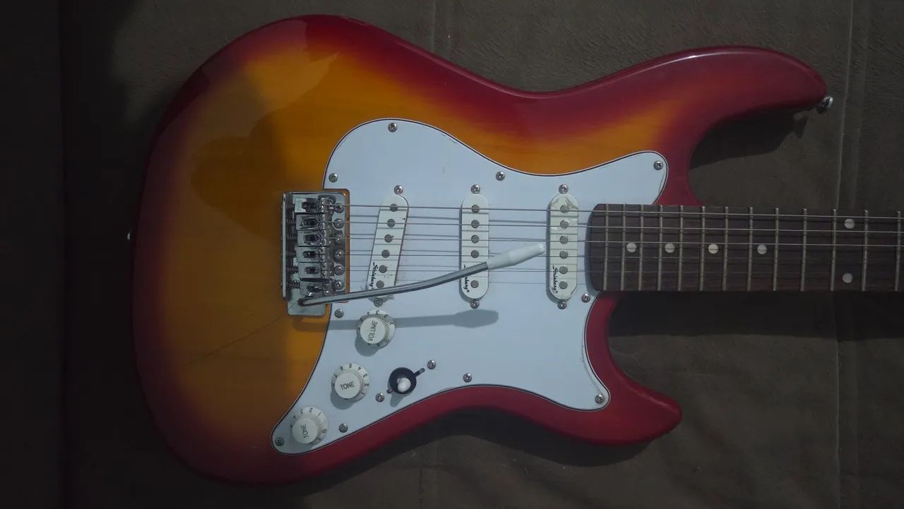 Guitarra quase nunca usada - Foto 3