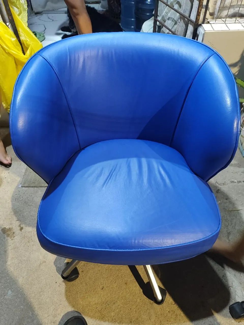 4 Armchairs available.