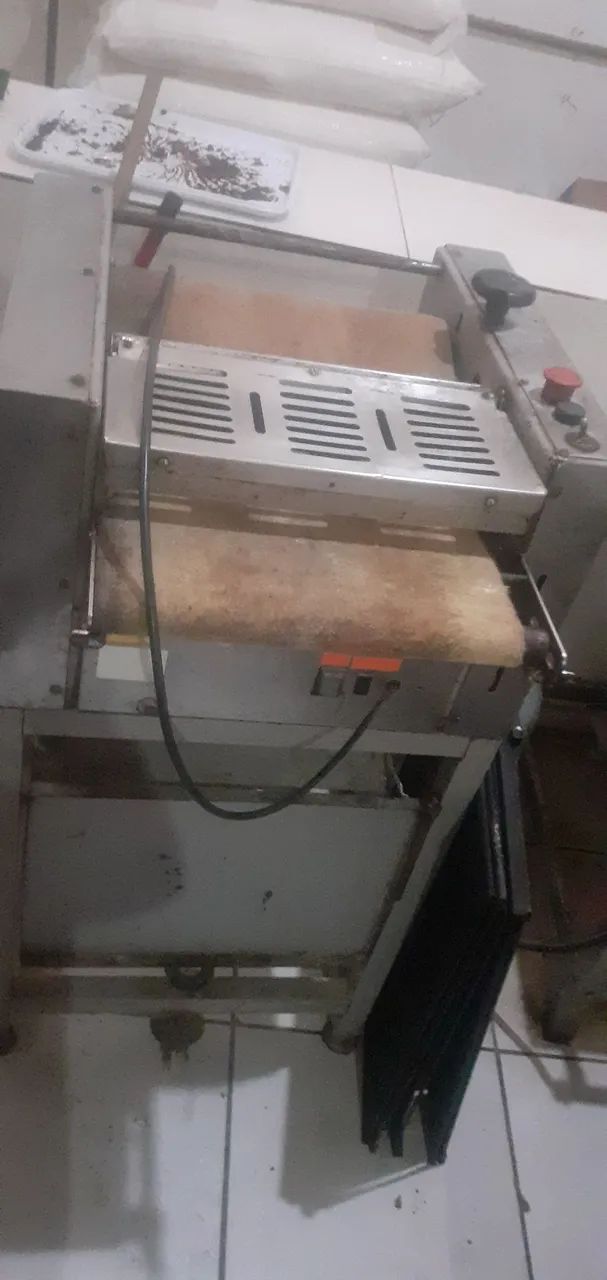 Vende-se maquinas de padaria!