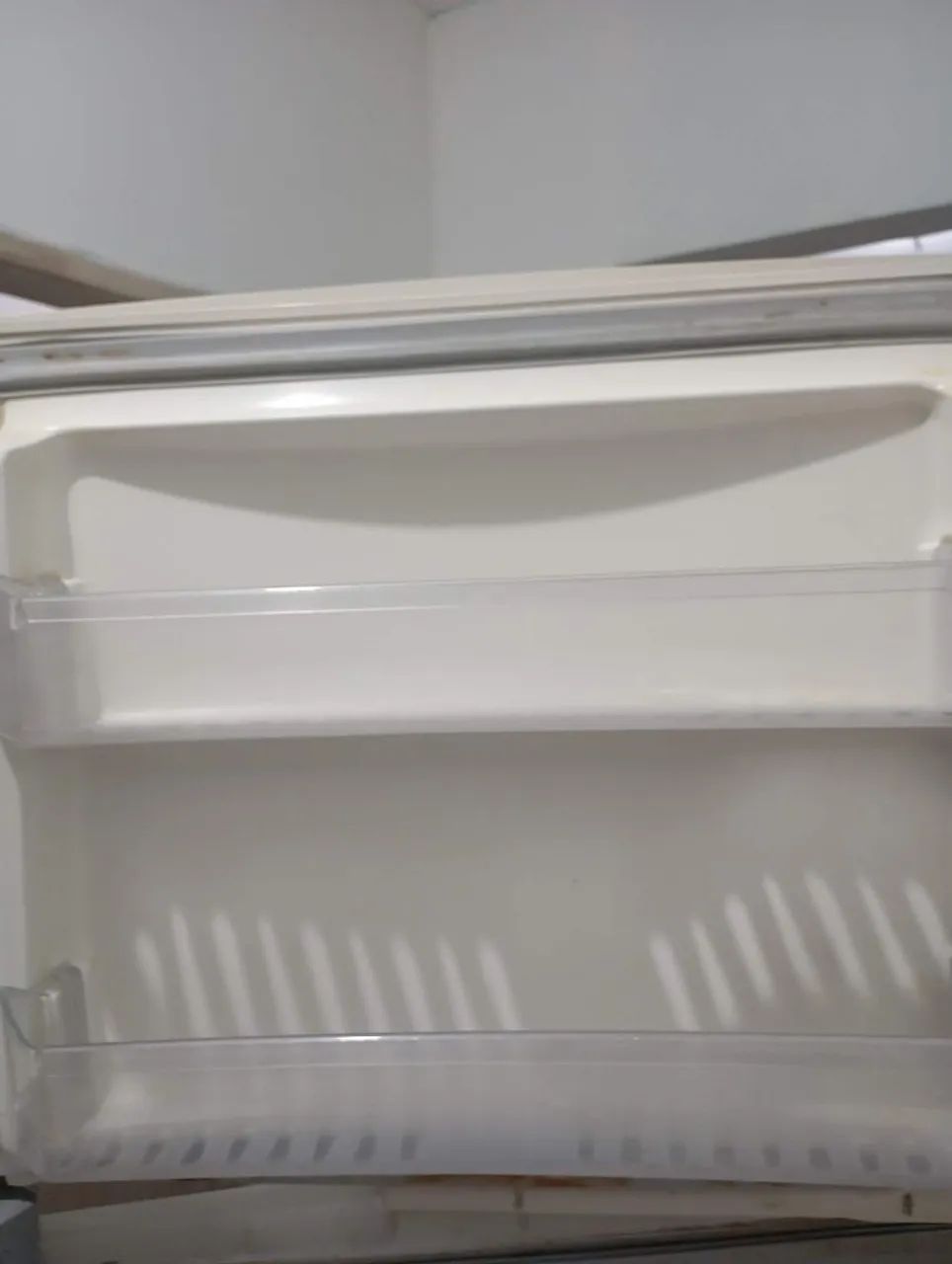 Vendo geladeira Brastemp funcionando perfeitamente  - Foto 4