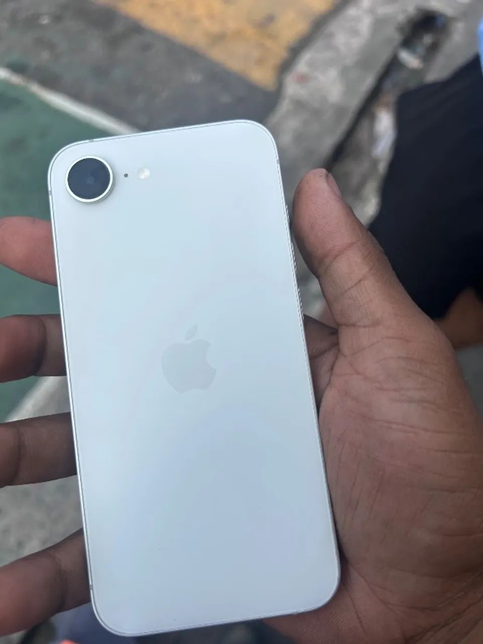 iPhone 16e - Foto 2