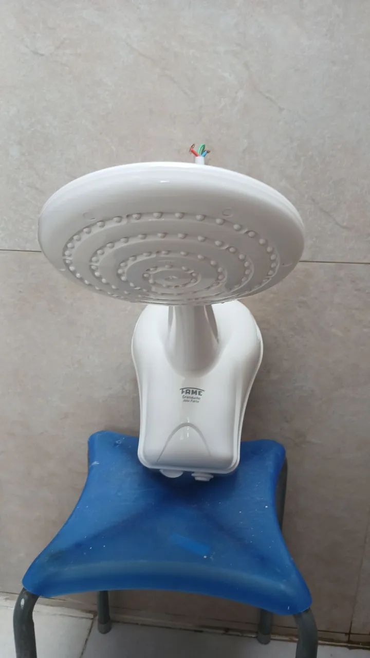 Vedo ou troco 2 chuveiros elétricos  - Foto 2