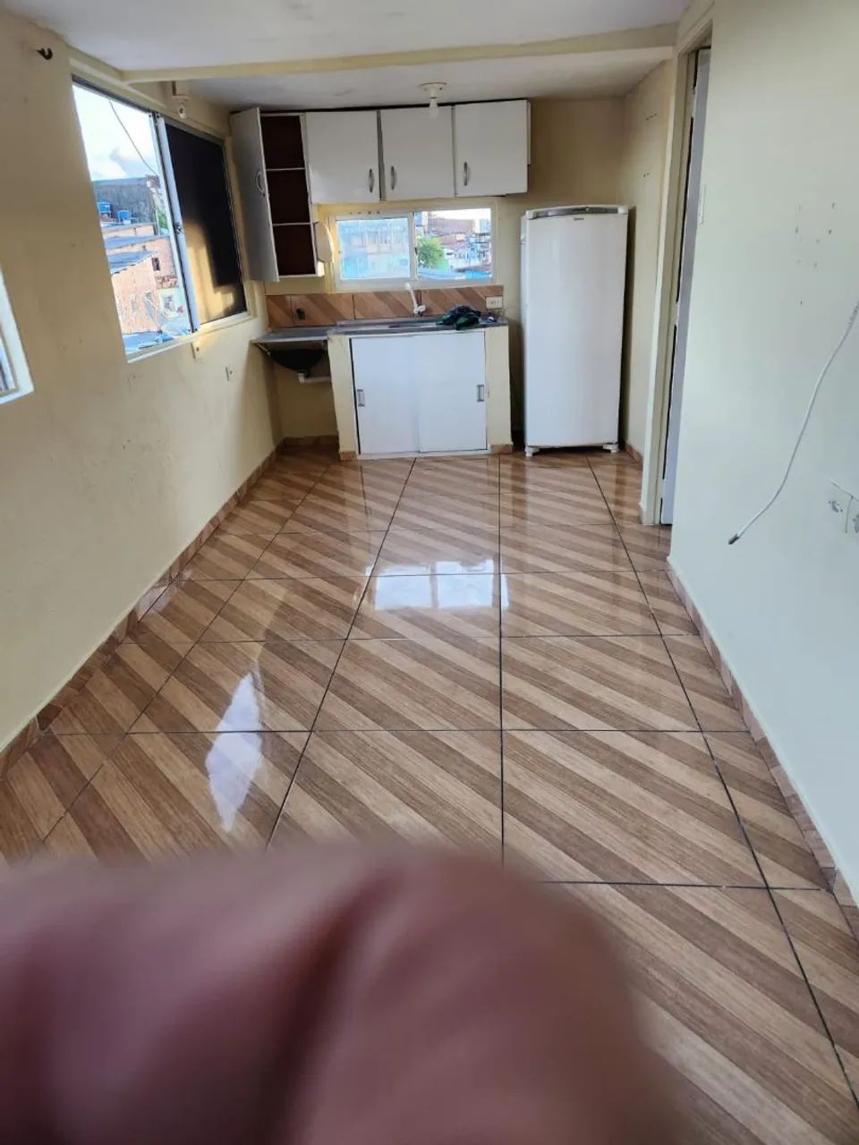 Aluga-se se uma casa q acomoda no máximo um casal com um filho - Foto 4