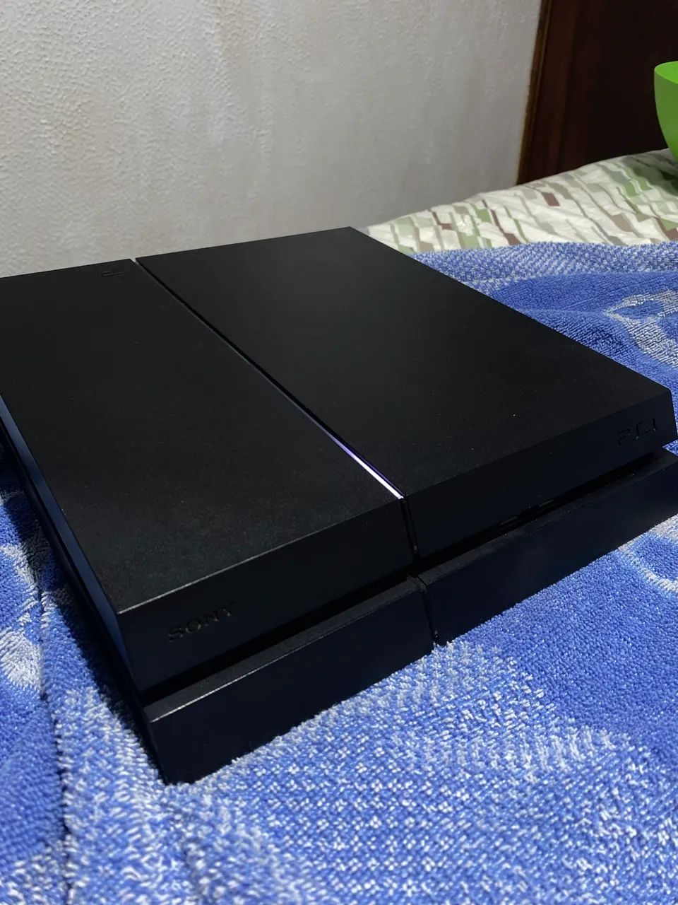 Vendo Ps4 Fat em perfeito estado, nunca foi ao conserto, funcionando perfeitamente. - Foto 2