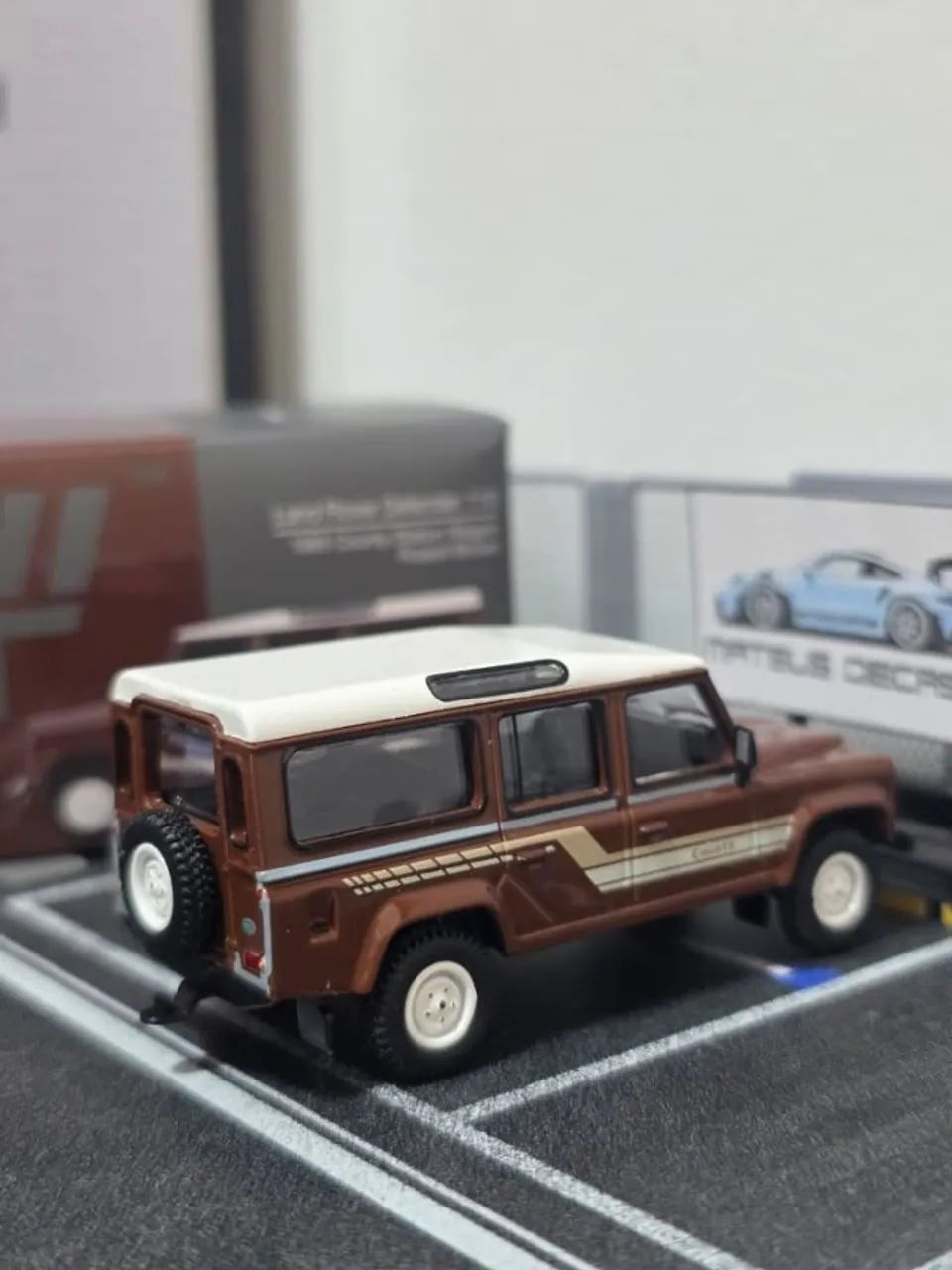 Land Rover Defender 110 - MiniGT - Foto 3