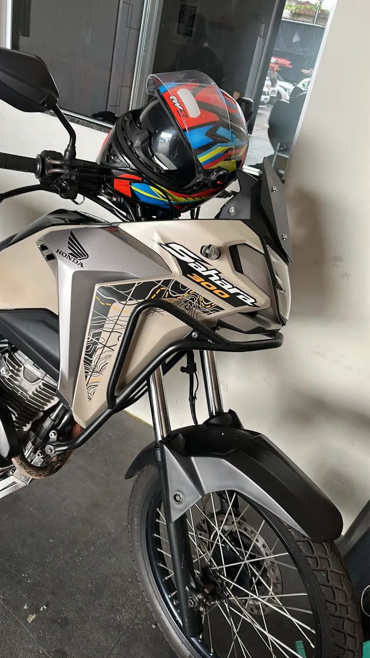 Sahara 300 adv 