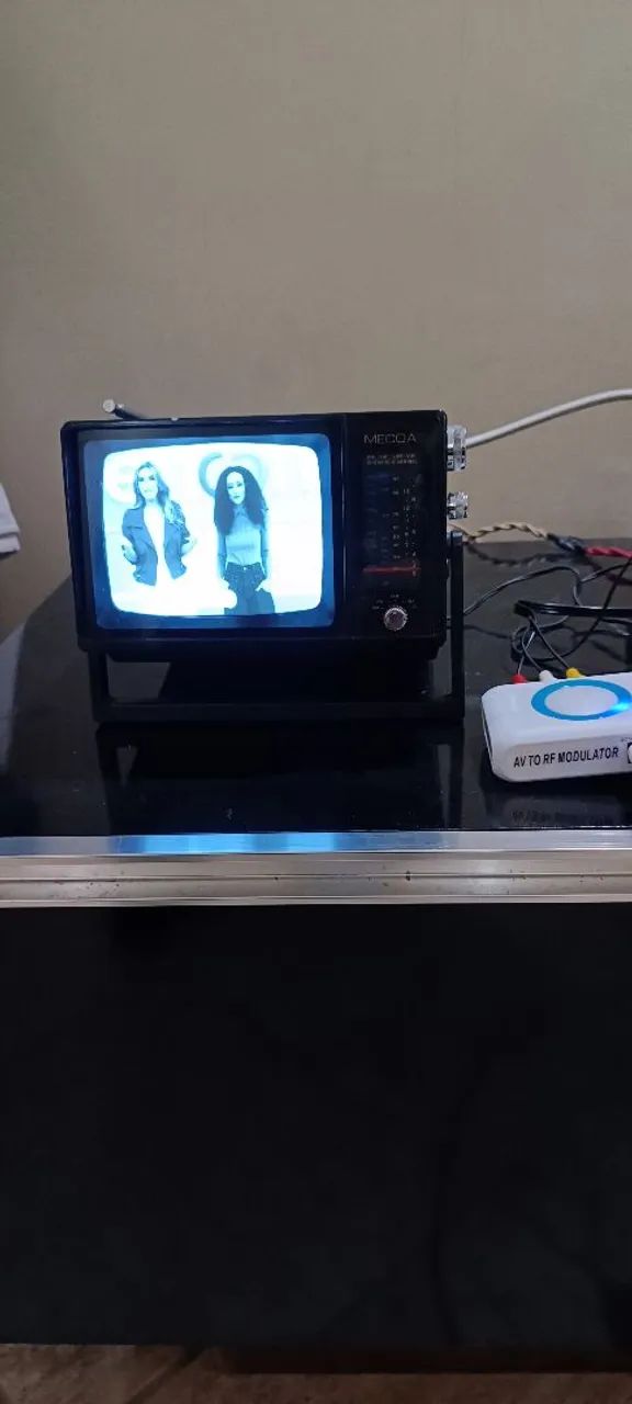 Mini Tv Antiga Portátil 5` Polegadas Mecoa (com modulador RF) - Foto 4