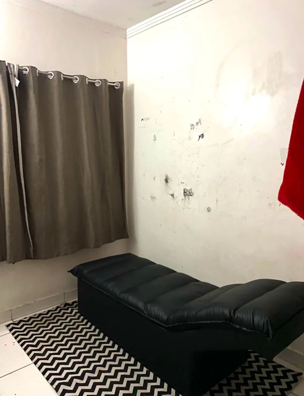 Vende-se maca de couro!