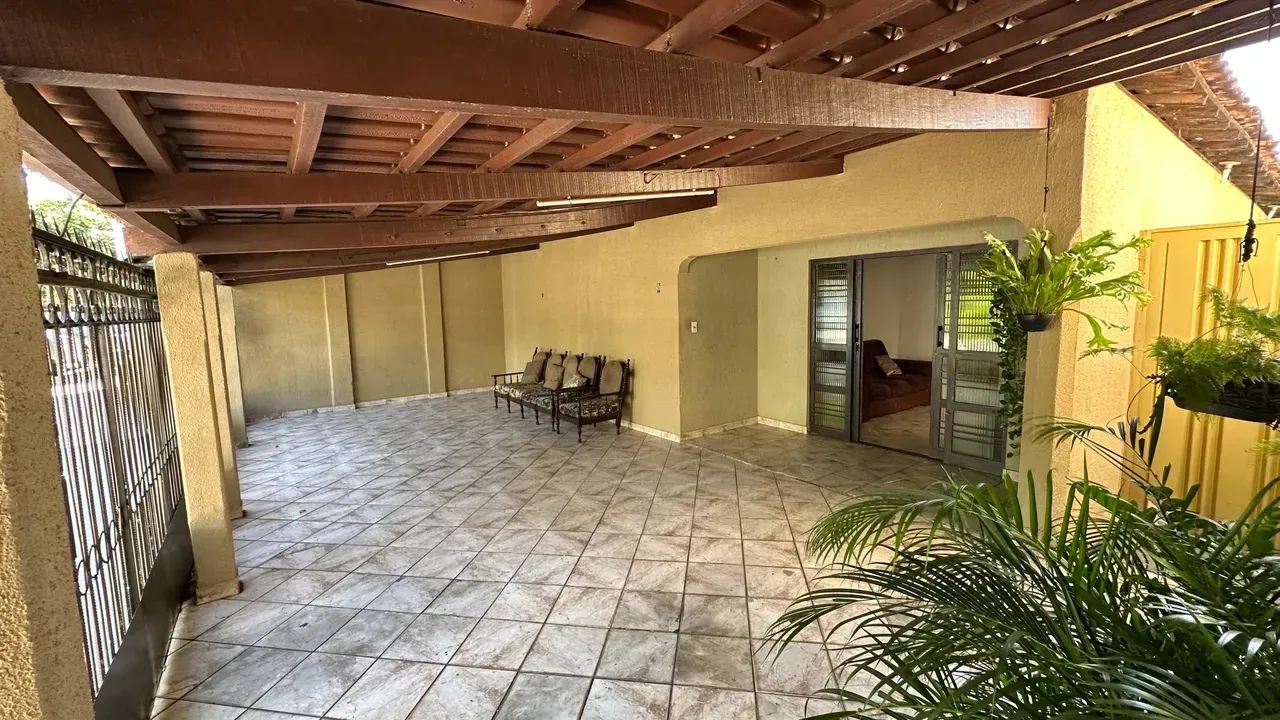 CASA | 4 QUARTOS | 2 SUÍTES | SETOR DOS FUNCINARIOS | ACEITA CARRO. - Foto 4