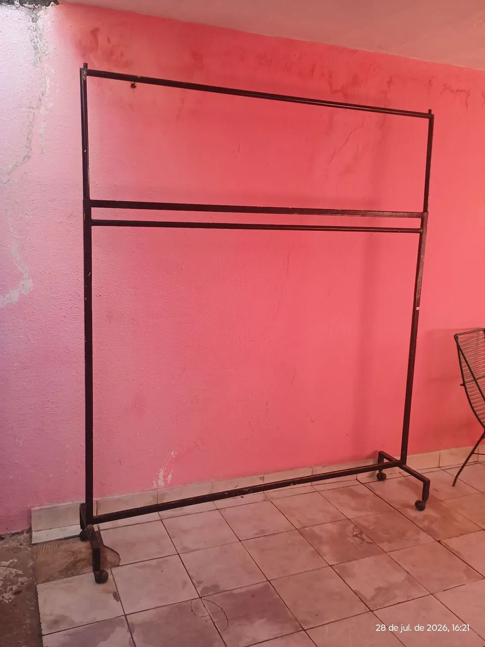 ARARA DE ROUPAS