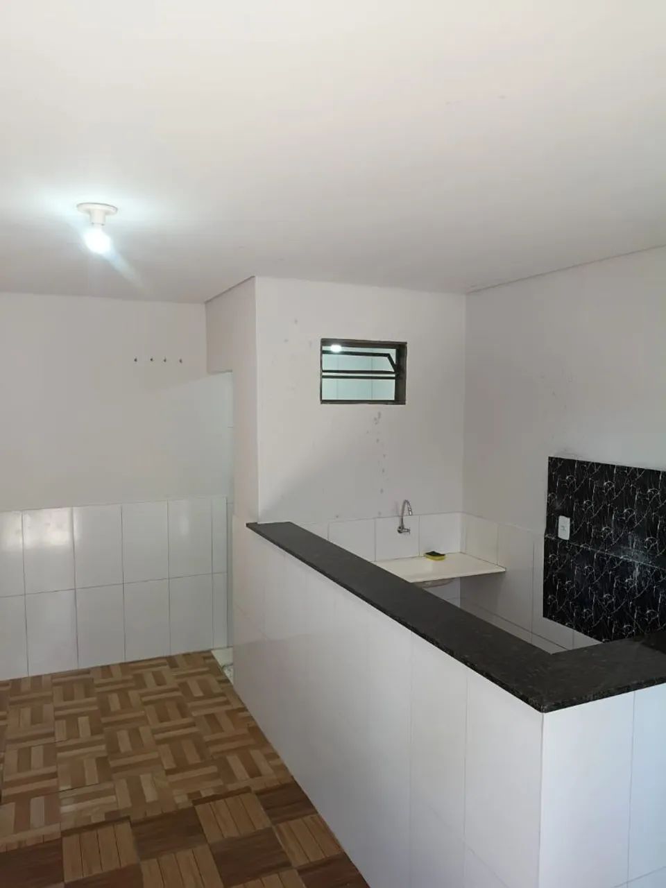 Kitnet próximo ao Bretas da T2