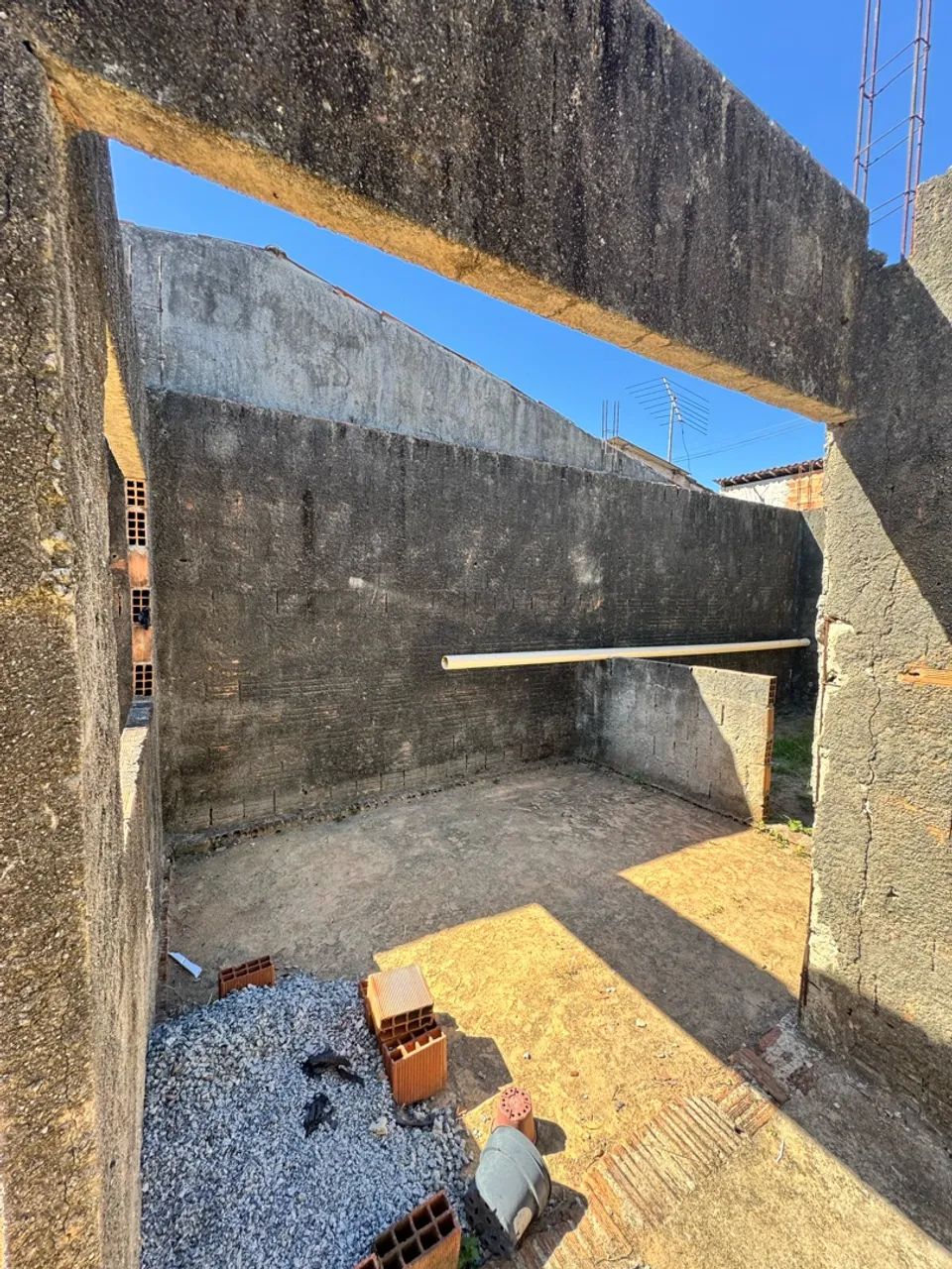 VENDO TERRENO COM INÍCIO DE CONSTRUÇÃO!  - Foto 3