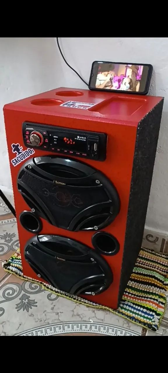 Vende-se Caixa Bob de som.