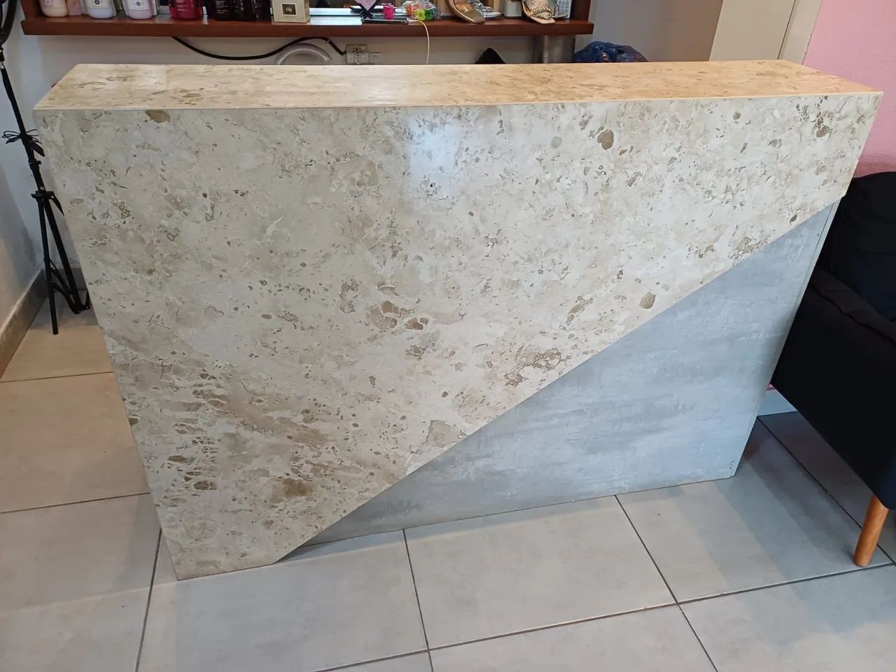 Lindo Balcão de Atendimento em MDF com Mármore - Design Moderno