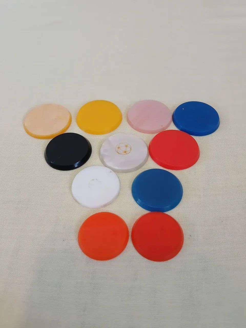 Lote com 11 botões de uma camada 2,4 a 3 cm