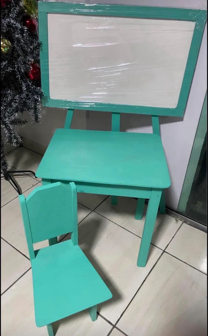 Mesa e cadeira infantil 