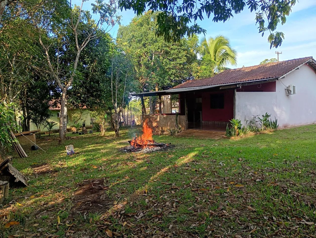 VENDO ESSA CASA  - Foto 4