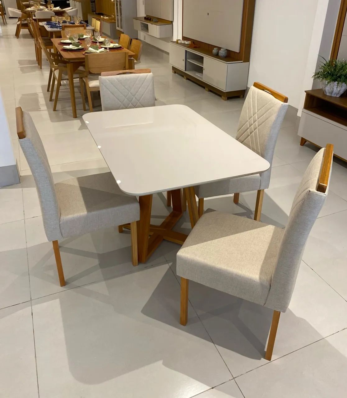 Mesa de Jantar com 4 cadeiras - Super Oferta 