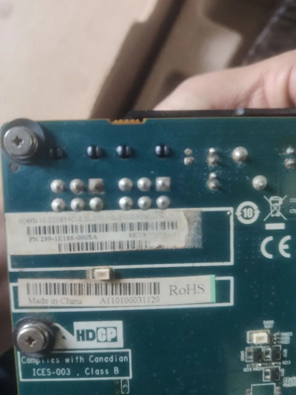 Placa de vídeo hd 6950 Saphire com caixa e manual e cabos - Foto 5