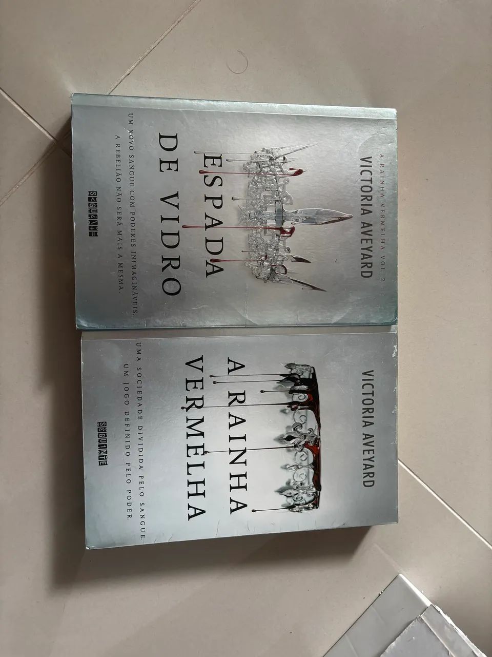     A Rainha Vermelha + Espada de Vidro  - Foto 2