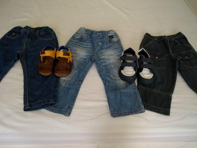 Vende se esses 5 itens tres calcas e um sapato e um sandália infantil