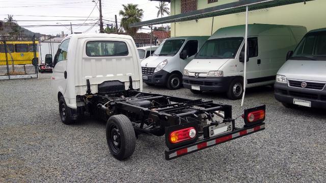 Caminhãozinho, Furgão - HR 2.5 Turbo Diesel, ano 2016, único dono, Joinville SC - Foto 8