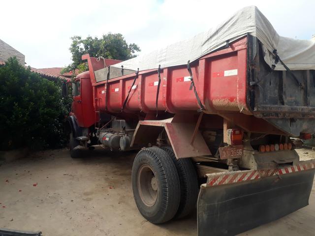 Caçamba toco 1113 e 1313. troco em caçamba mais nova - Foto 4