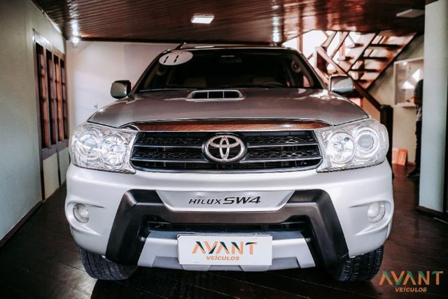 Hilux SW4 Srv 4x4 3.0 Turbo (aut) 2011
