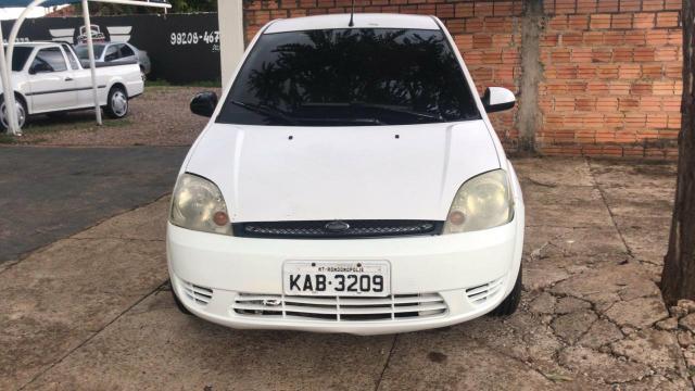 Ford Fiesta 04/05 com ar condicionado
