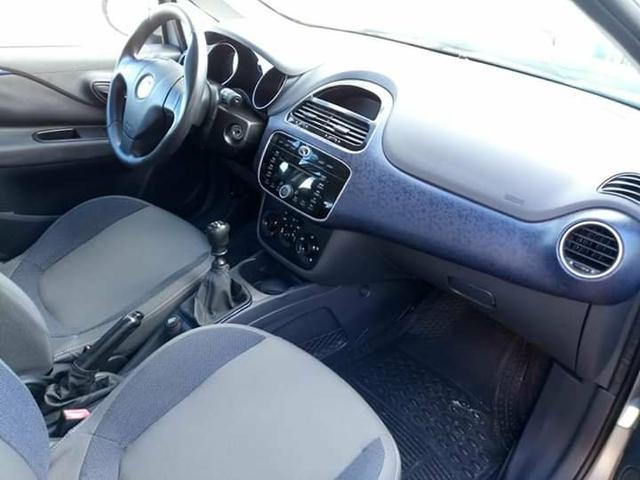 Fiat Punto atracttive Itália 1.4 completo 2013 - Foto 4