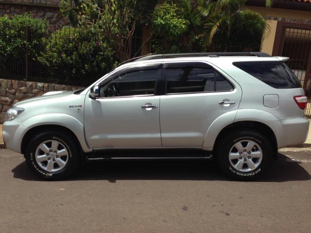 Toyota Hilux SW4 SRV 3.0 4x4 Diesel 7 lugares 2010/2011 - Foto 4
