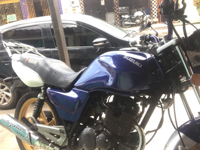 MOTO SUZUKI BEM CONSERVADA
