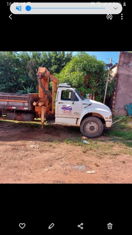 VENDO UM CAMINHÃO