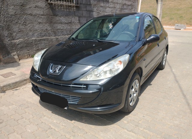 VENDO PEUGEOT 207 1.4 2013 / TROCO POR CARRO DE MAIOR VALOR
