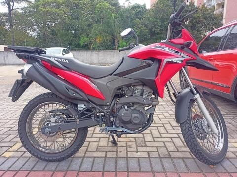 HONDA XRE 2018  MUITO CONSERVADA 