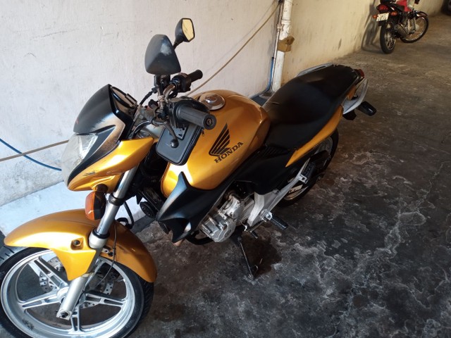 CB 300