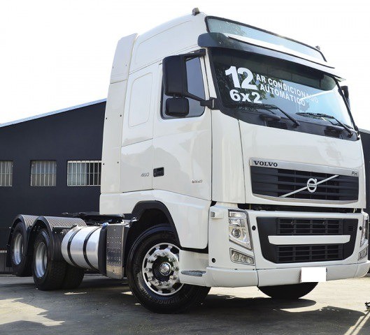 VOLVO FH 460 6X2 GLOBETROTTER TETO ALTO ANO 2012.