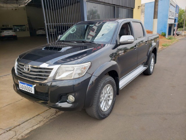 HILUX SRV 2012/12 PRETA 4X4 ARO 17 COM CONTROLE DE ESTABILIDADE COMPLETA DIESEL