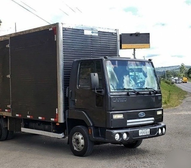 VENDO FORD CARGO- 816