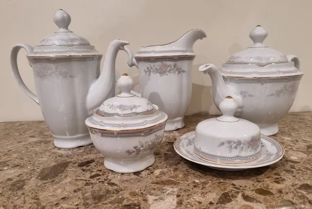 LO 224 – Jogo de chá ou café antigo em porcelana alemã Rosenthal para 6  pessoas com travessa e prato para bolo com bordas em ouro