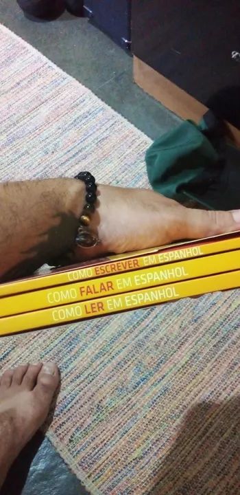 o essencial do espanhol em tres livro larousse - Foto 2