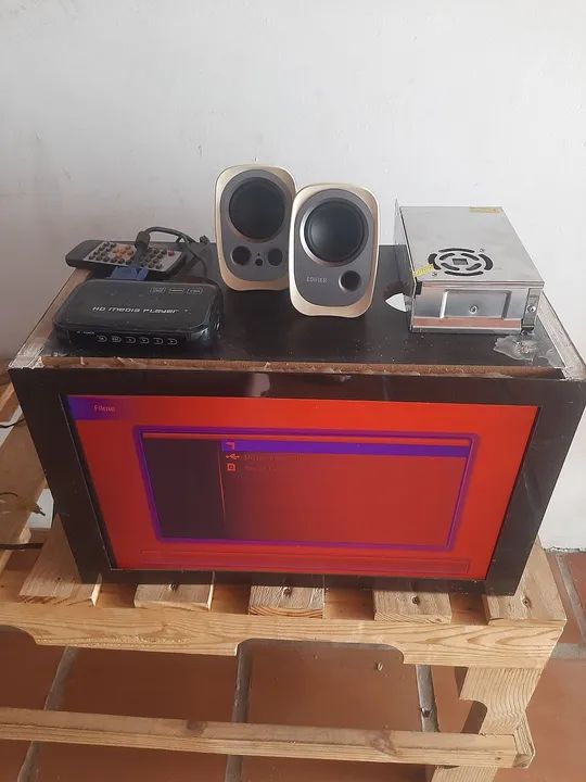 Baixou!!!Projeto Monitor com HD media player, fonte chaveada e controle remoto
