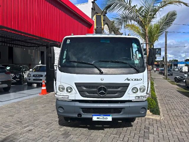 Accelo 815 da Mercedes com cesto aéreo de 13,5m de alcance - Foto 10