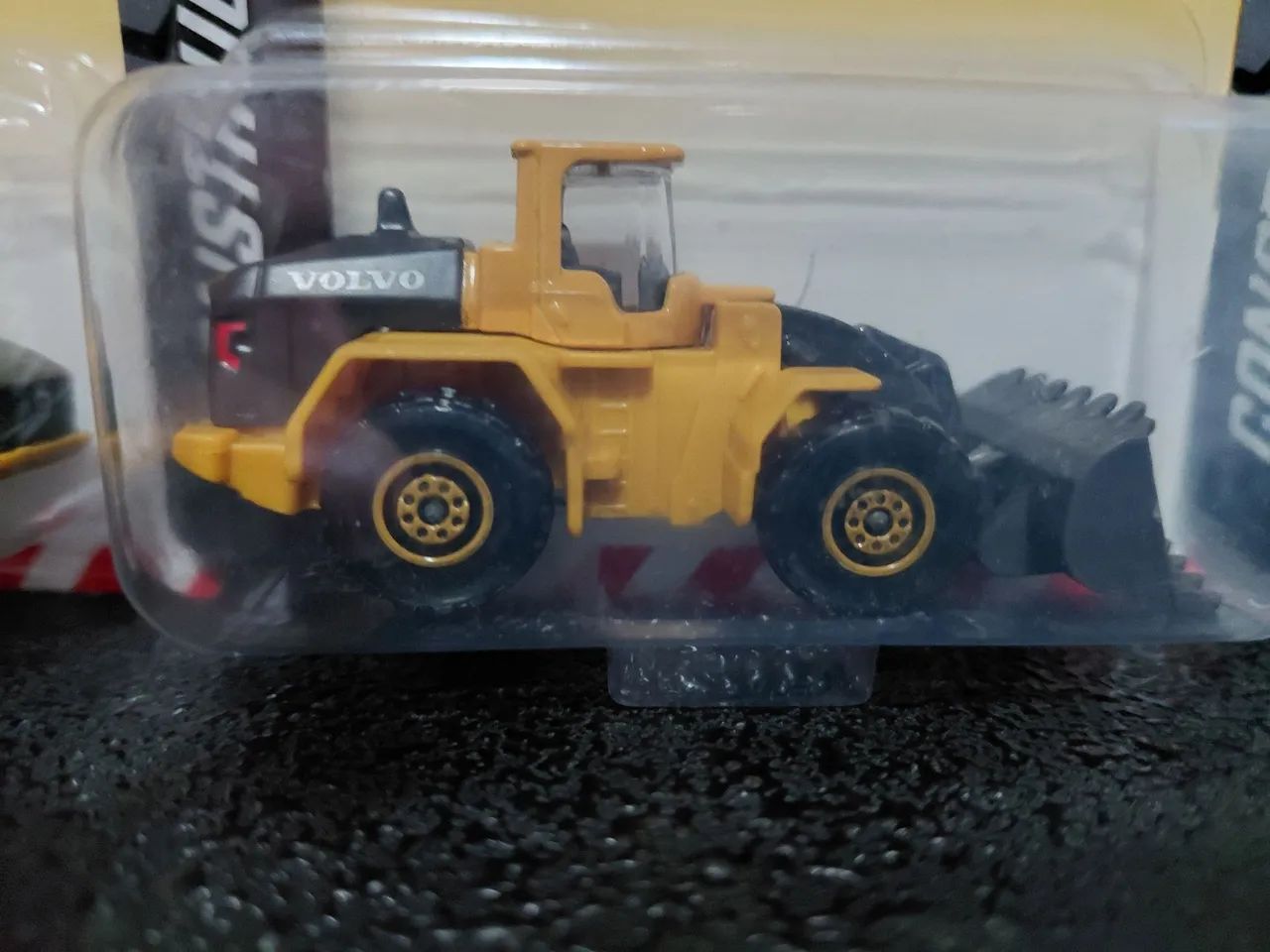 Lote miniaturas tratores volvo - Foto 3