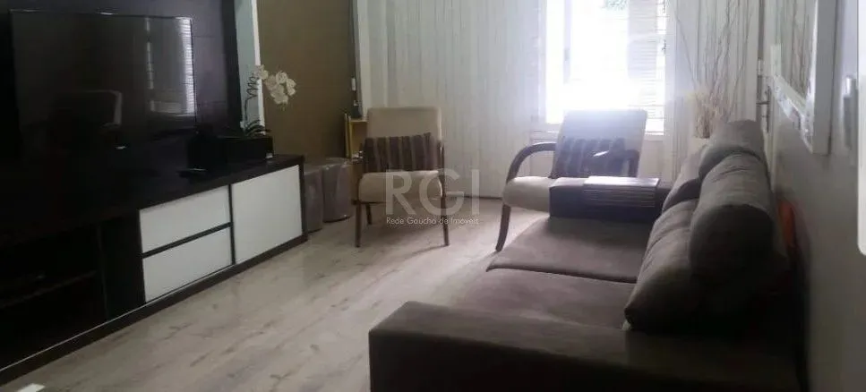 Casa para Venda - 239m², 3 dormitórios, sendo 1 suites, 2 vagas - Alto Petrópolis