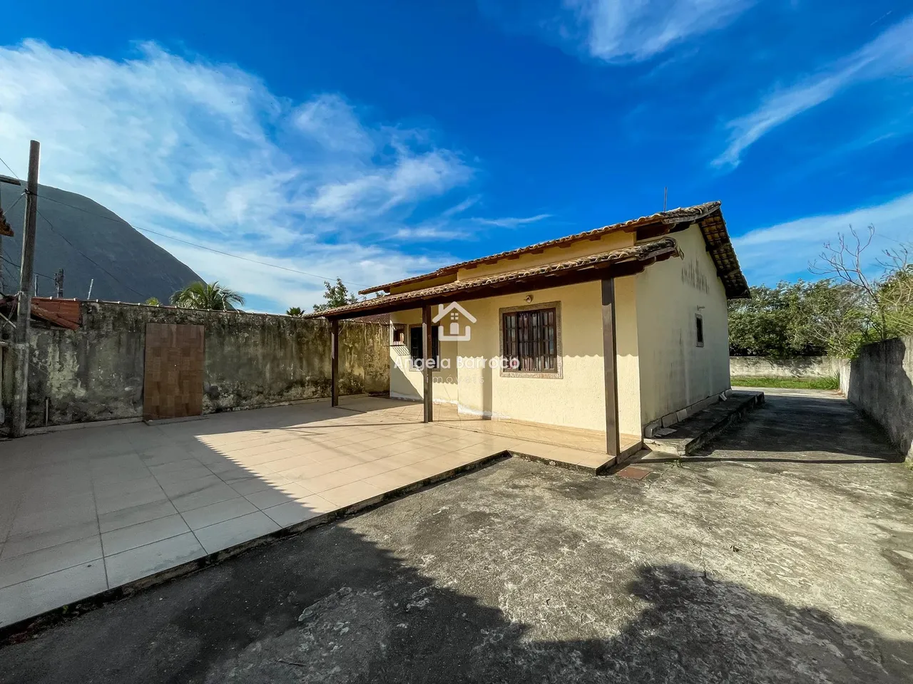 Locação Casa com Piscina no Jardim Atlântico Central Itaipuaçu