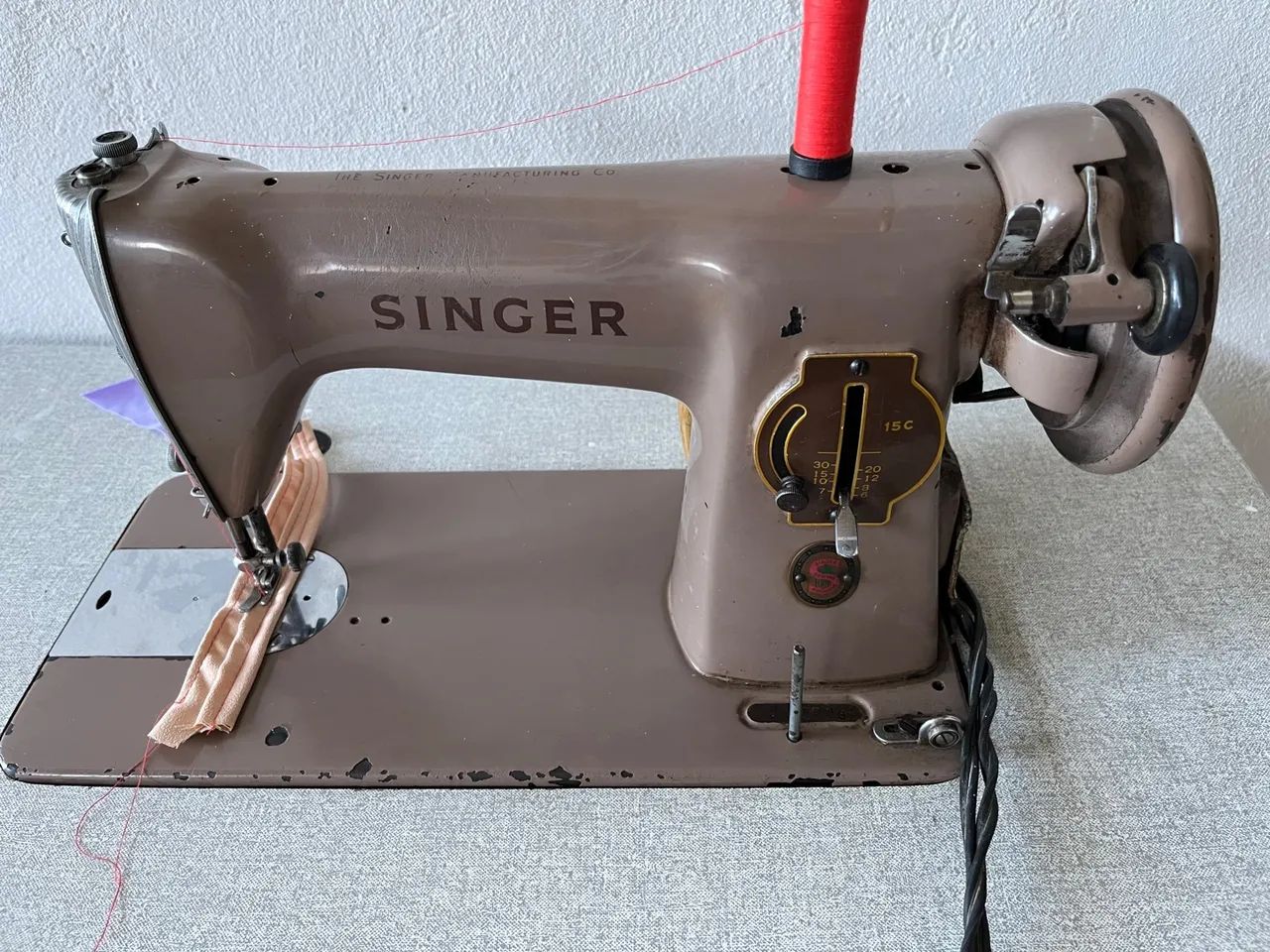 Máquina de Costura Singer 